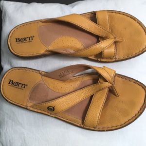 Born sandals